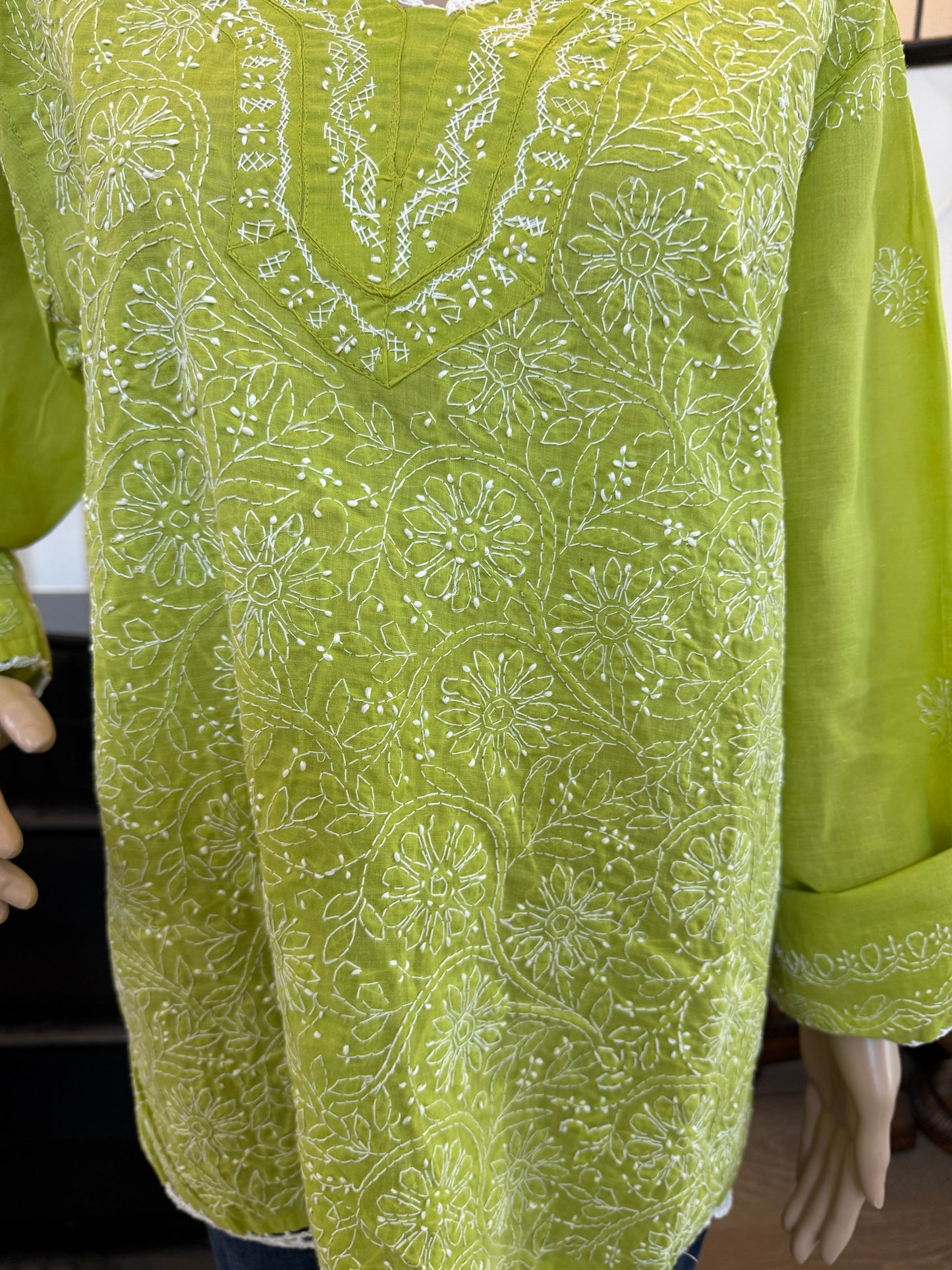 Zaitun β Olive Green Chikankari Kurta | A Touch of Nature πΏ