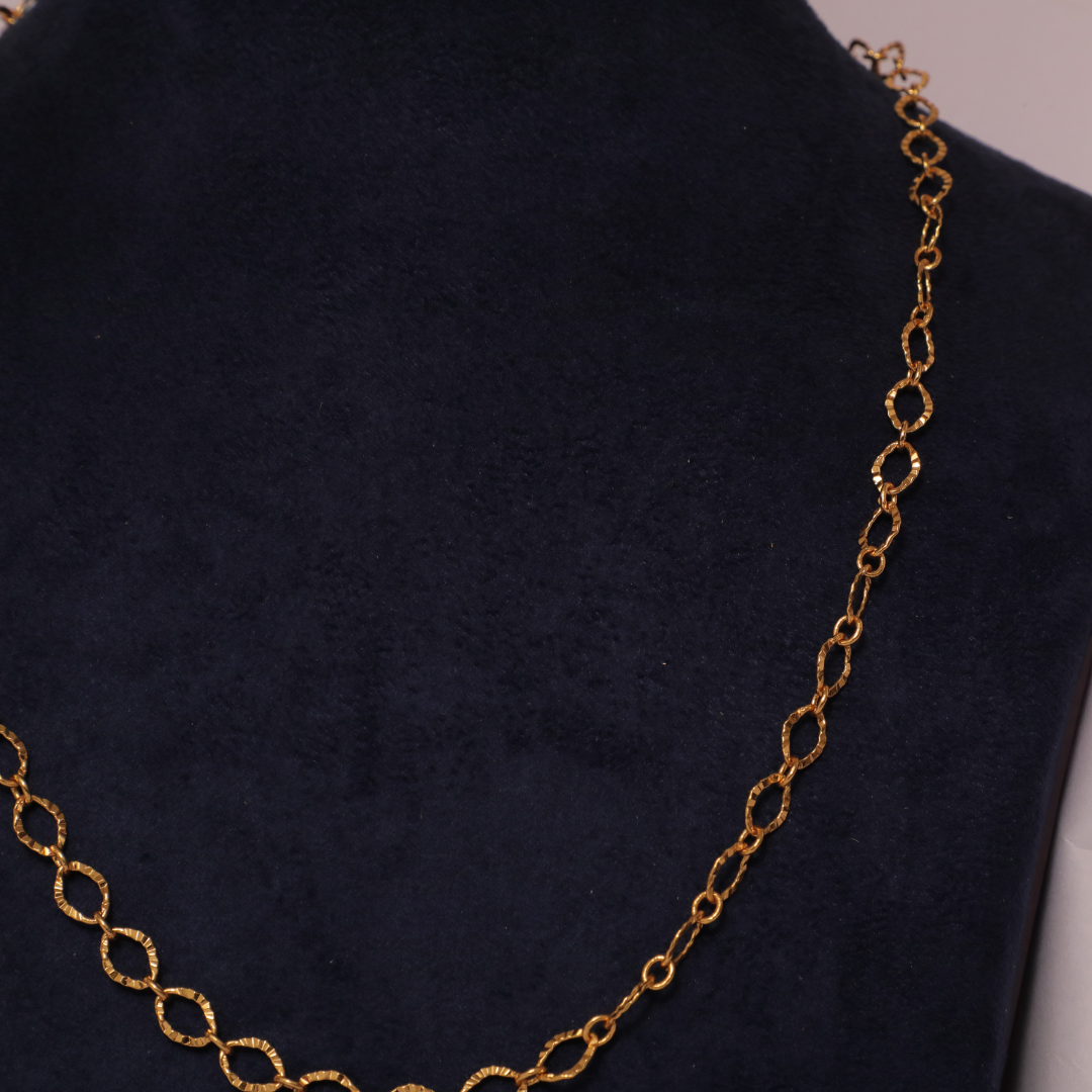 Elegant Diamond-Cut Textured Gold Oval Link Chain