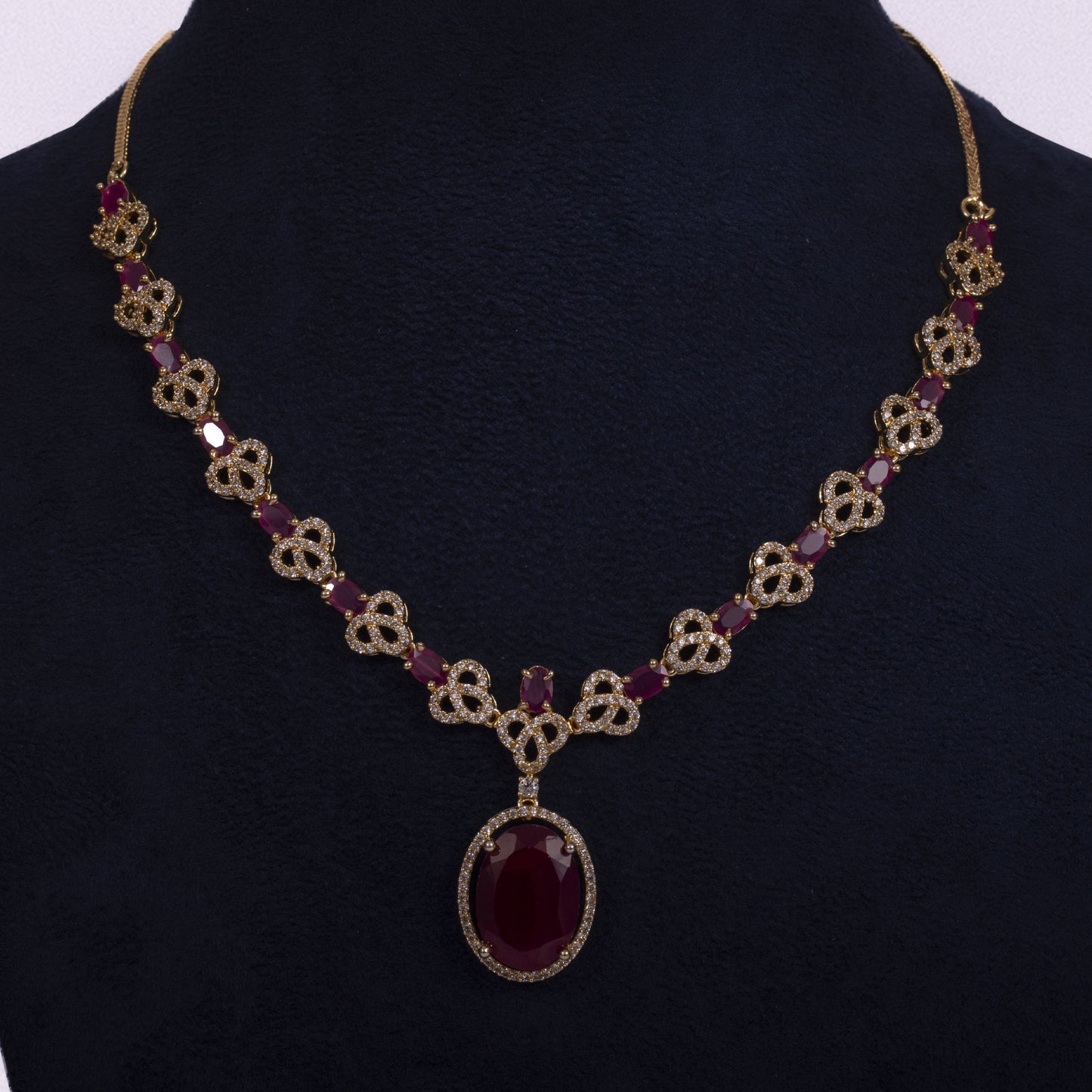 Royal Elegance: The Rani Noor Necklace Set