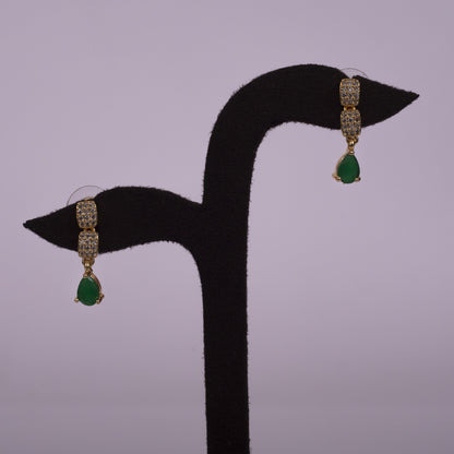 Elegant Emerald Glow: Verdant Teardrop Set