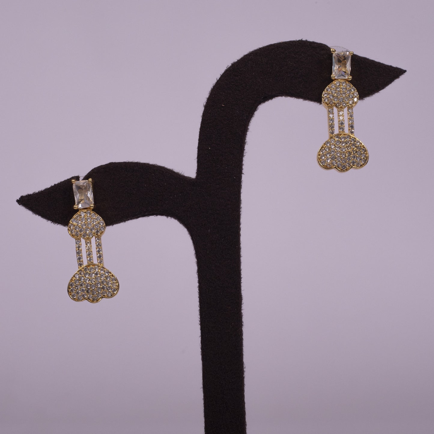 Handcrafted Fashion Jewelry - Elegant American Diamond Necklace with Teardrop Pendant