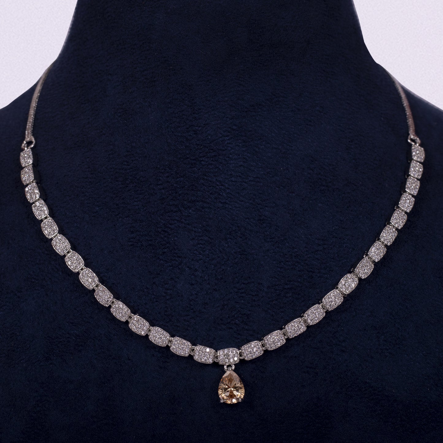 The Queen Isabella Champagne Teardrop Set
