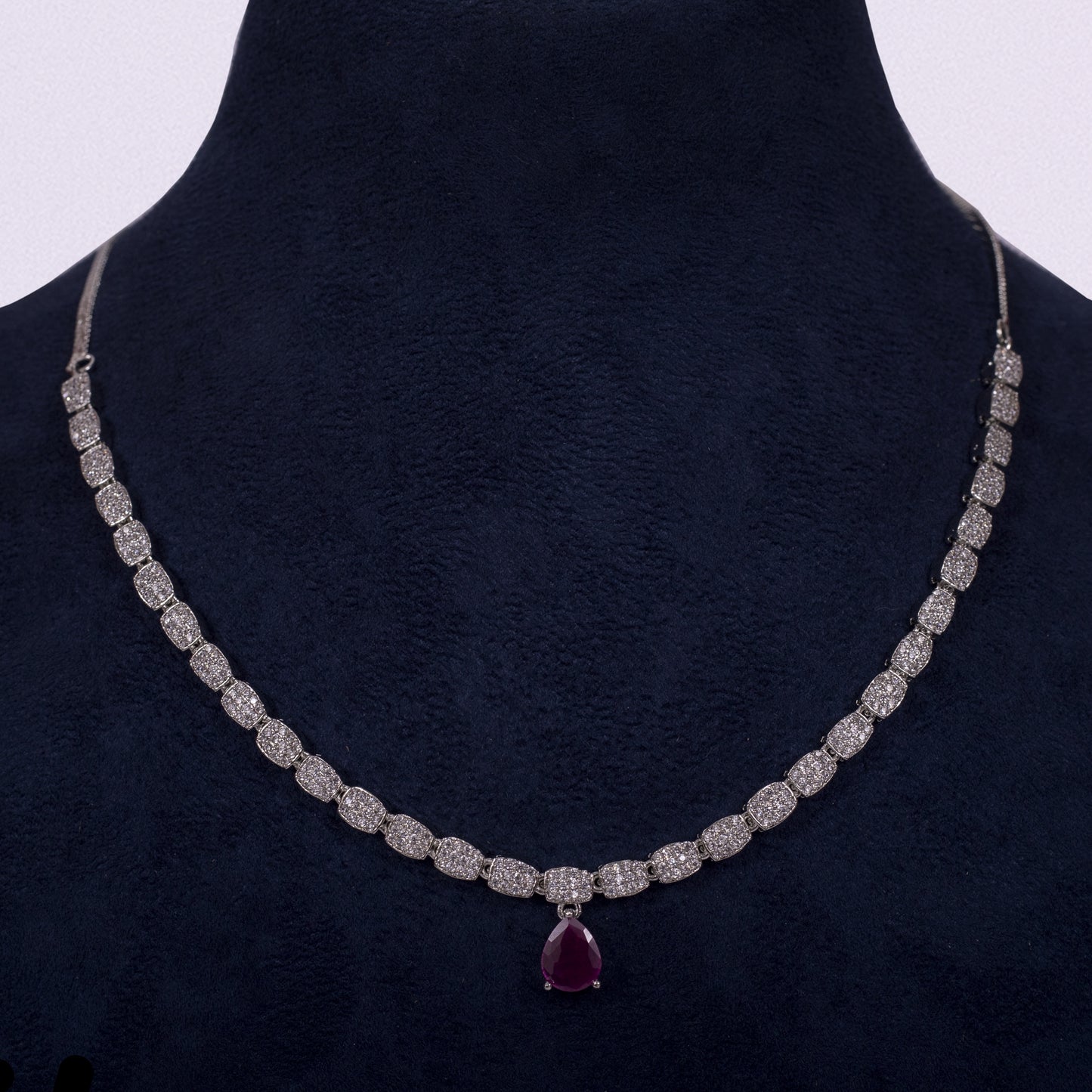 The Queen Victoria Magenta Teardrop Set