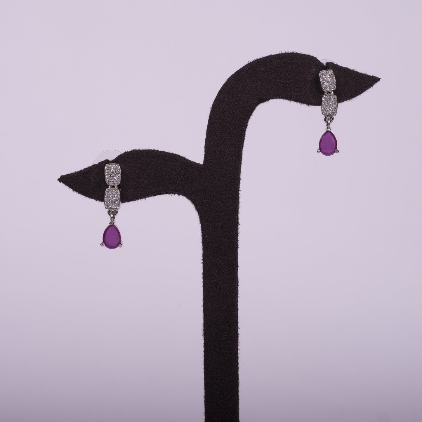 The Queen Victoria Magenta Teardrop Set