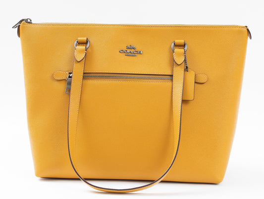 Coach Pre-Loved Zip Top Tote in Crossgrain Leather