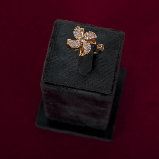The Aurelia Kinetic Statement Ring