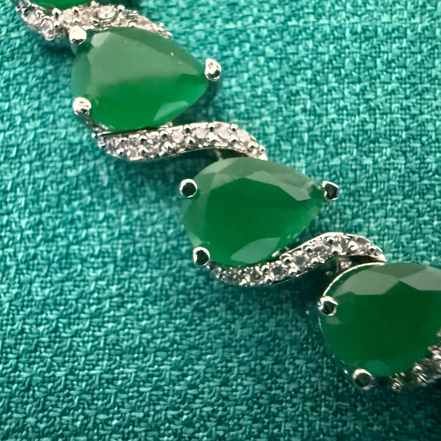 Green Teardrop Necklace and Earring set