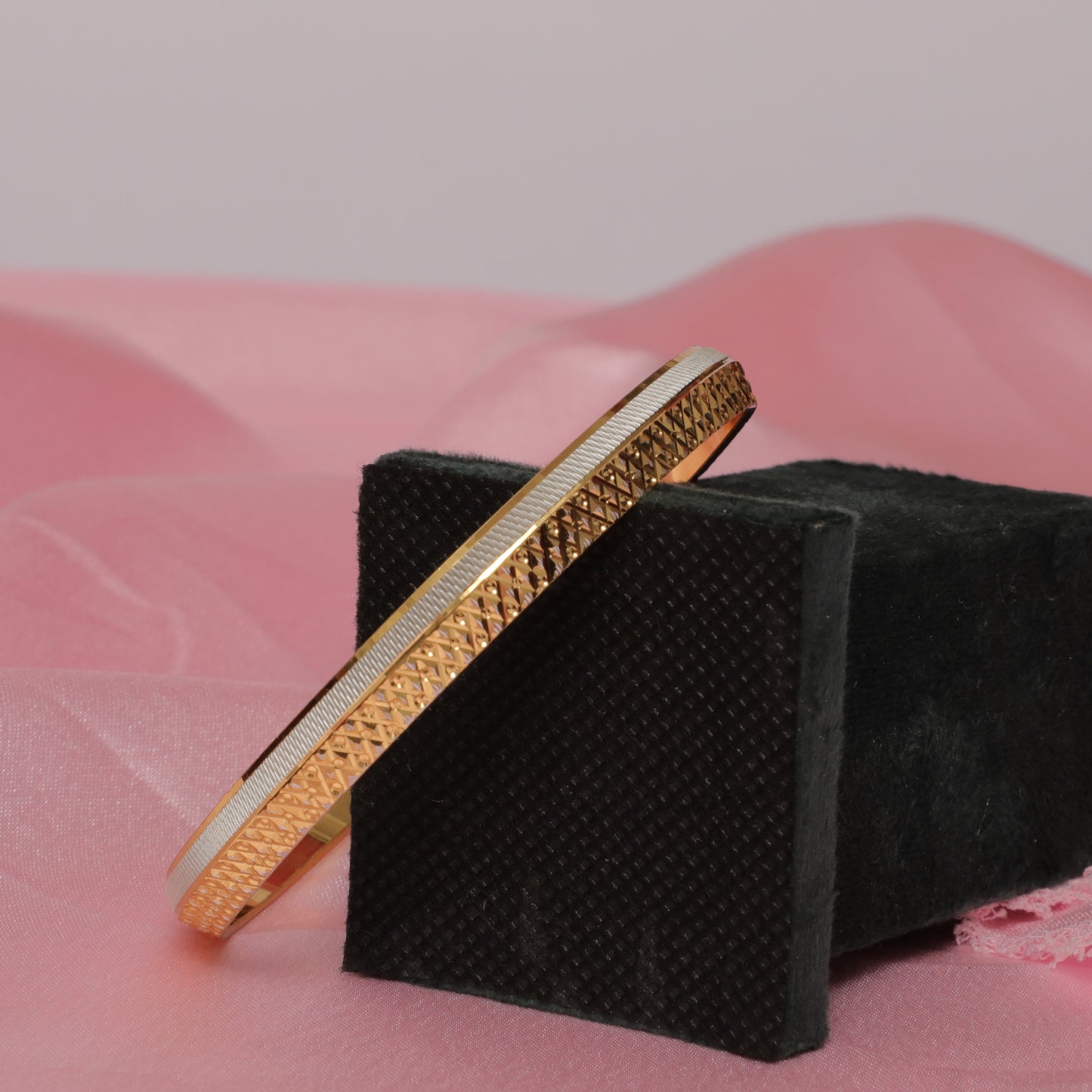 Rana Handcrafted Kada Bracelet brass gold plated (1 pc)