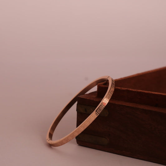 Nivi engraved handcrafted bangle