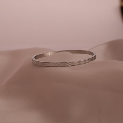 Maya silver toned honeycomb bangle
