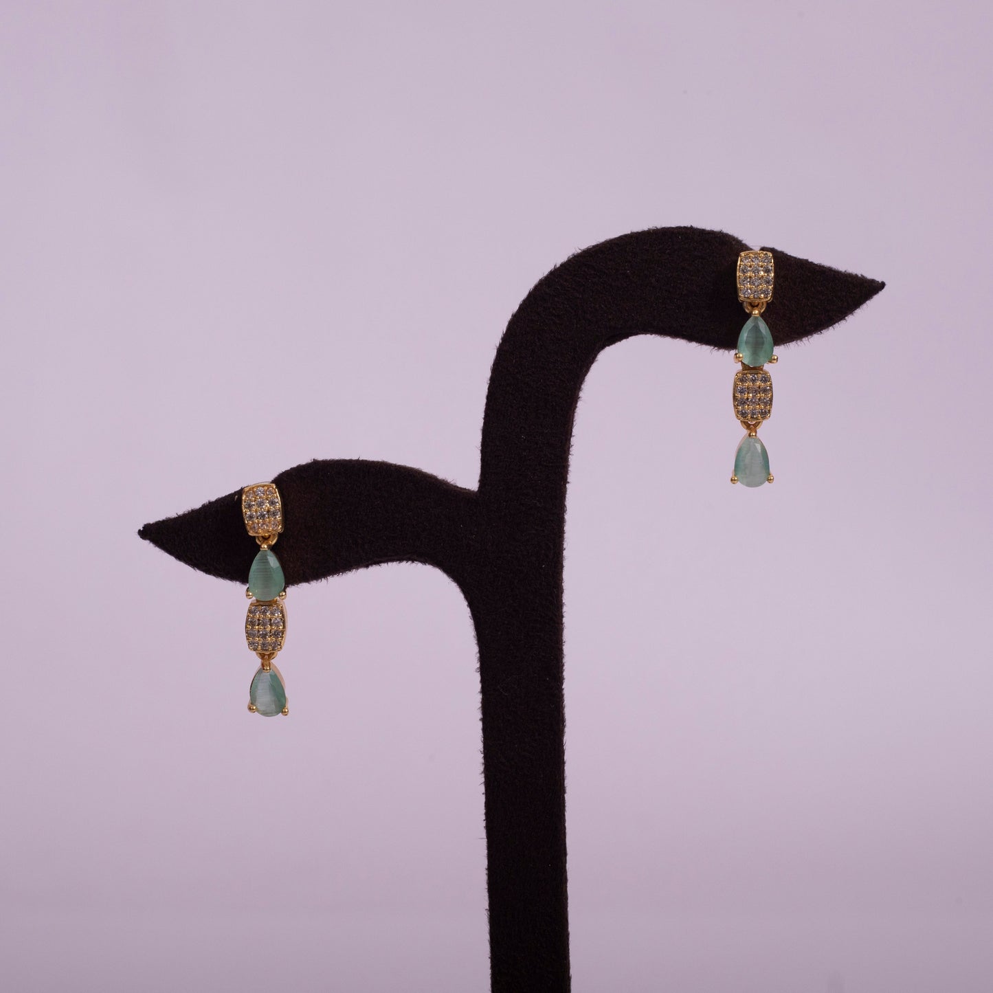 Emerald Radiance: The Teal teardrop Ensemble